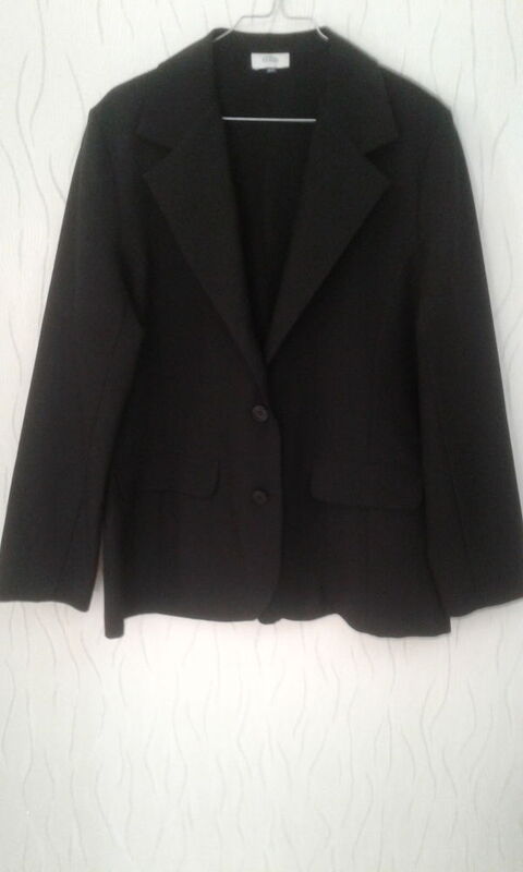 Veste noire Kiabi T.44 Roost-Warendin (59)