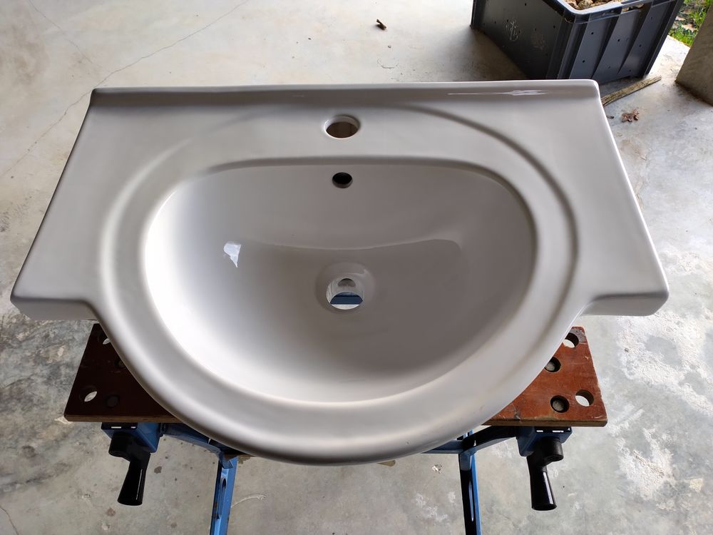 Lavabo c&eacute;ramique blanc &agrave; fixer Meubles