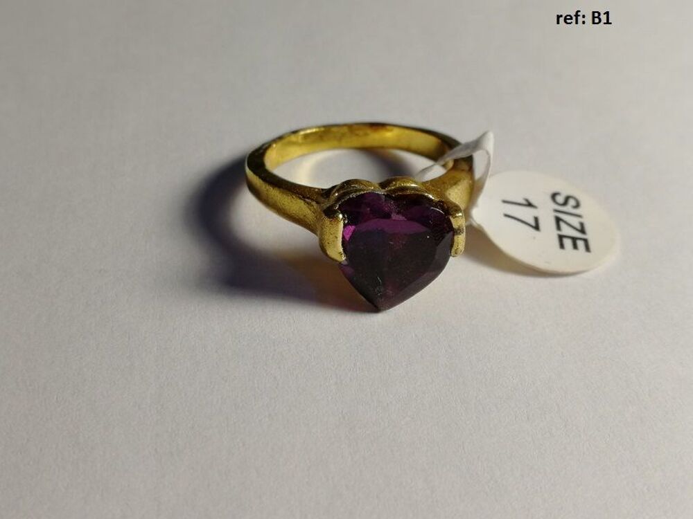 Bague m&eacute;tal couleur dor&eacute;e 
Bijoux et montres