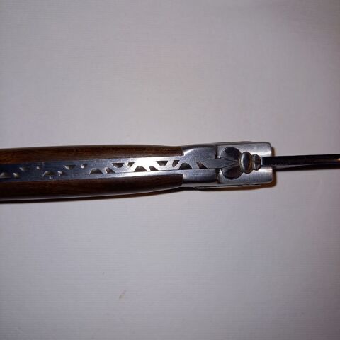 couteau de chasse pliant  brut de forge fran�ais laguiole, a 125 Saumur (49)