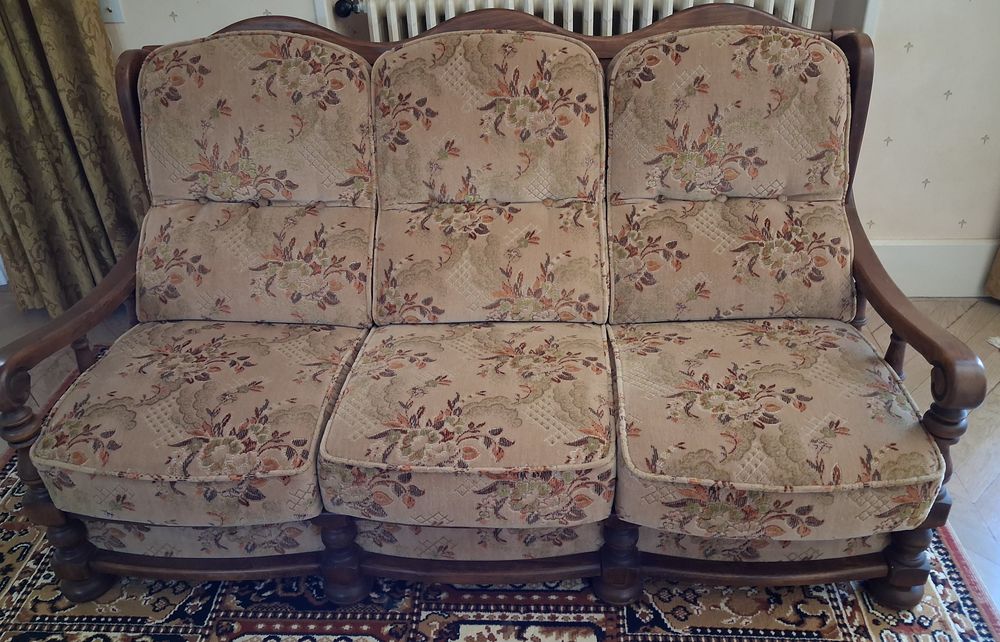 canap&eacute; 3 places et 2 fauteuils Meubles