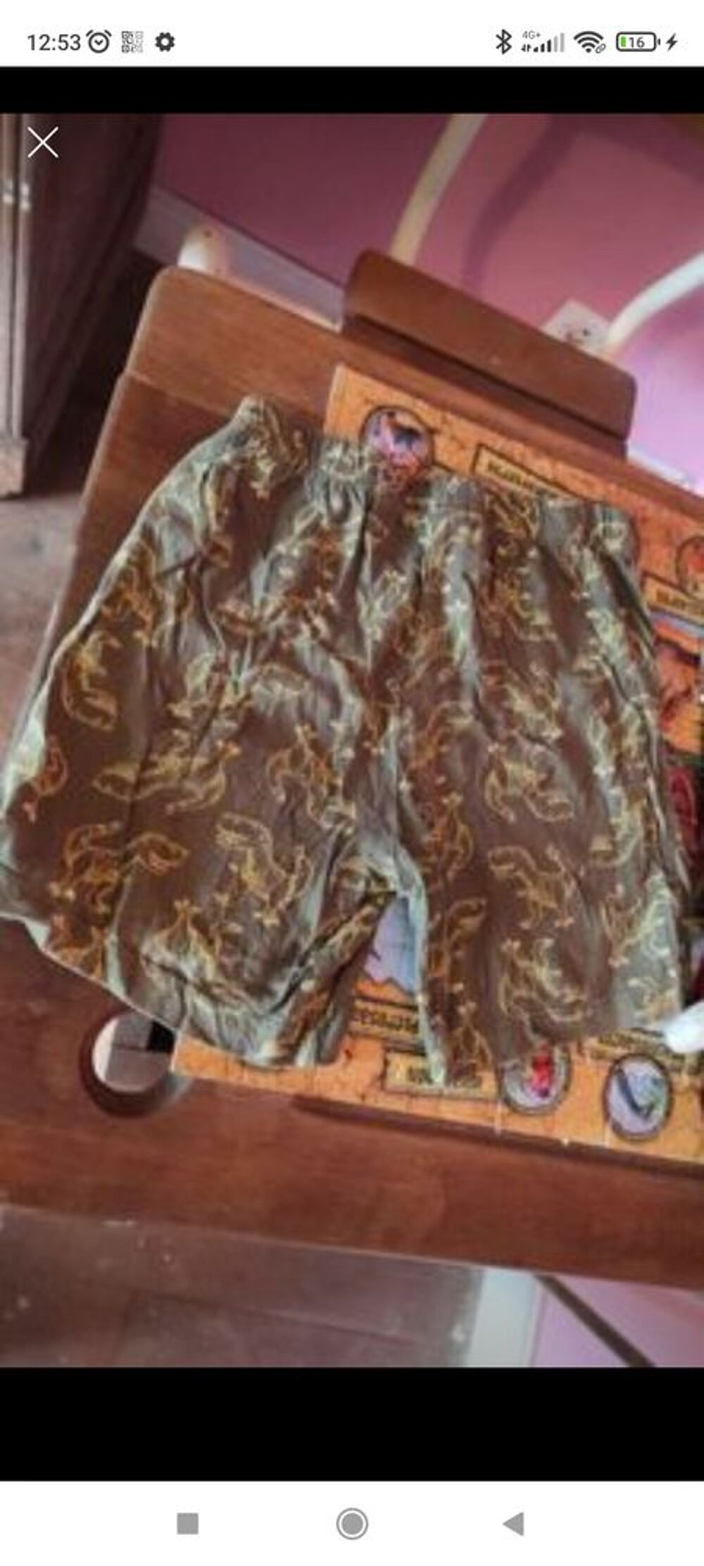 A vendre5€ ensemble short taille 6 ans et un autre t14ans Vêtements enfants
