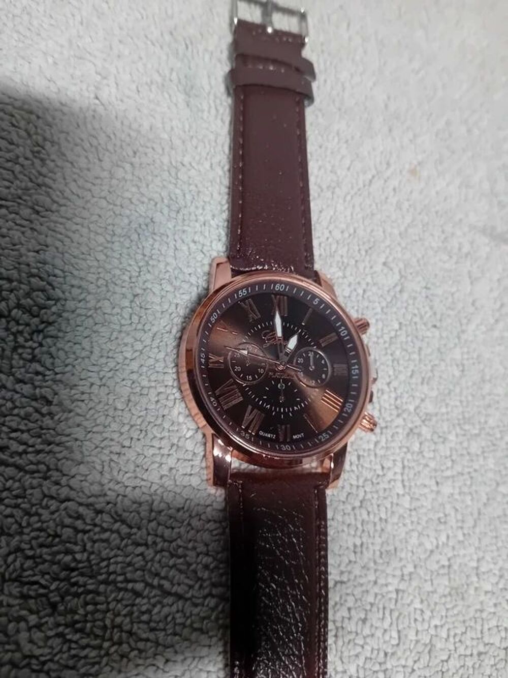 Promo Jolie montre pour femmes/filles marron neuve Bijoux et montres