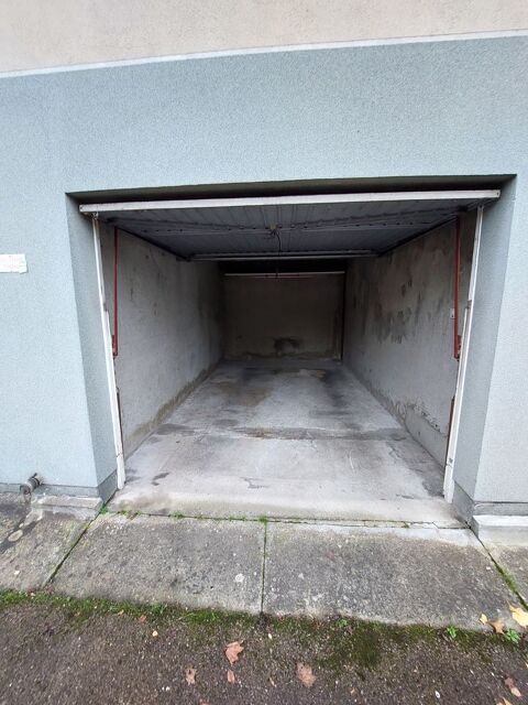  Parking / Garage  louer 15 m