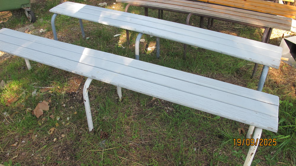 Bancs de jardin en fer et bois tr&egrave;s solides Jardin