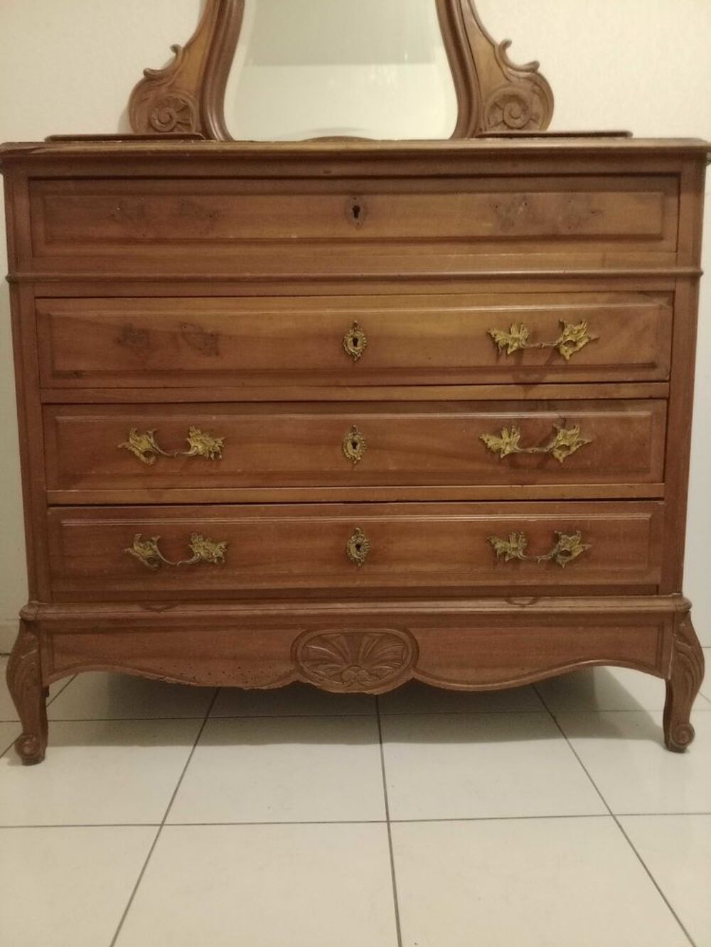 Commode Coiffeuse Louis XV en noyer et dessus marbre 