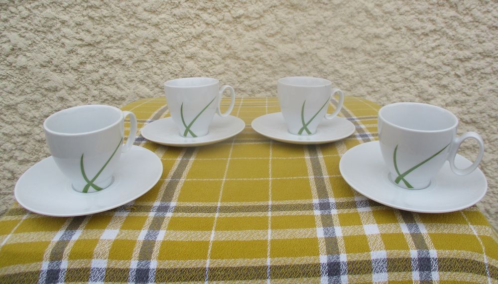 Lot de 4 Tasses &agrave; caf&eacute; avec Soucoupes en Porcelaine - Neuf Cuisine