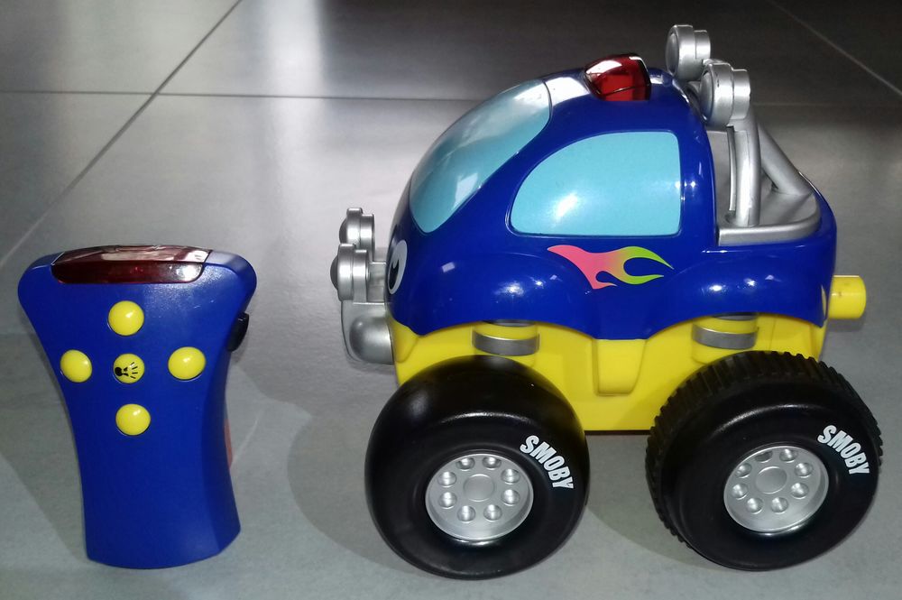 Voiture t&eacute;l&eacute;command&eacute;e 4X4 Smoby Jeux / jouets