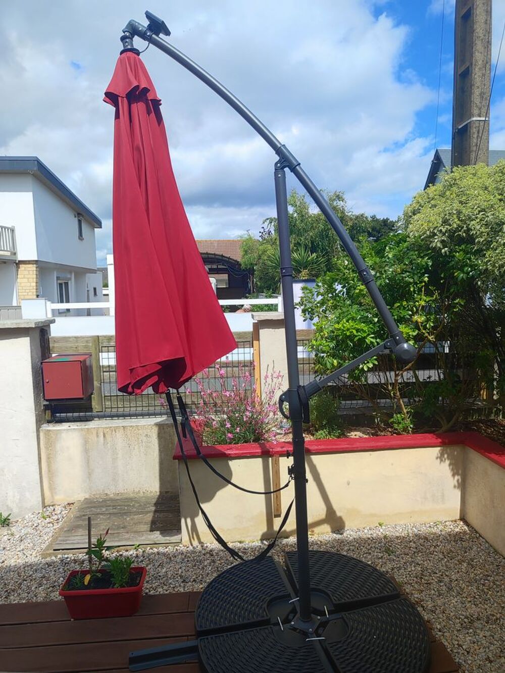 magnifique parasol de 3m d&eacute;port&eacute; Jardin