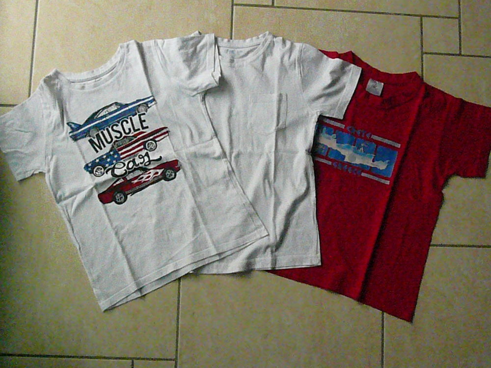 Lot de 3 tee-shirts 8 ans (n&deg;38) Vêtements enfants