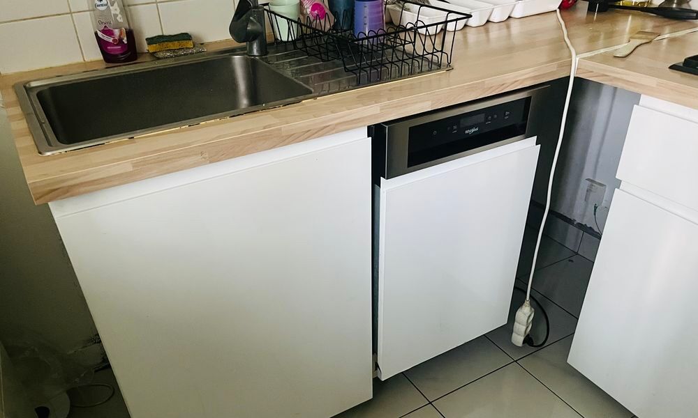Cuisine IKEA blanche laqu&eacute;e &agrave; 750 euros Meubles