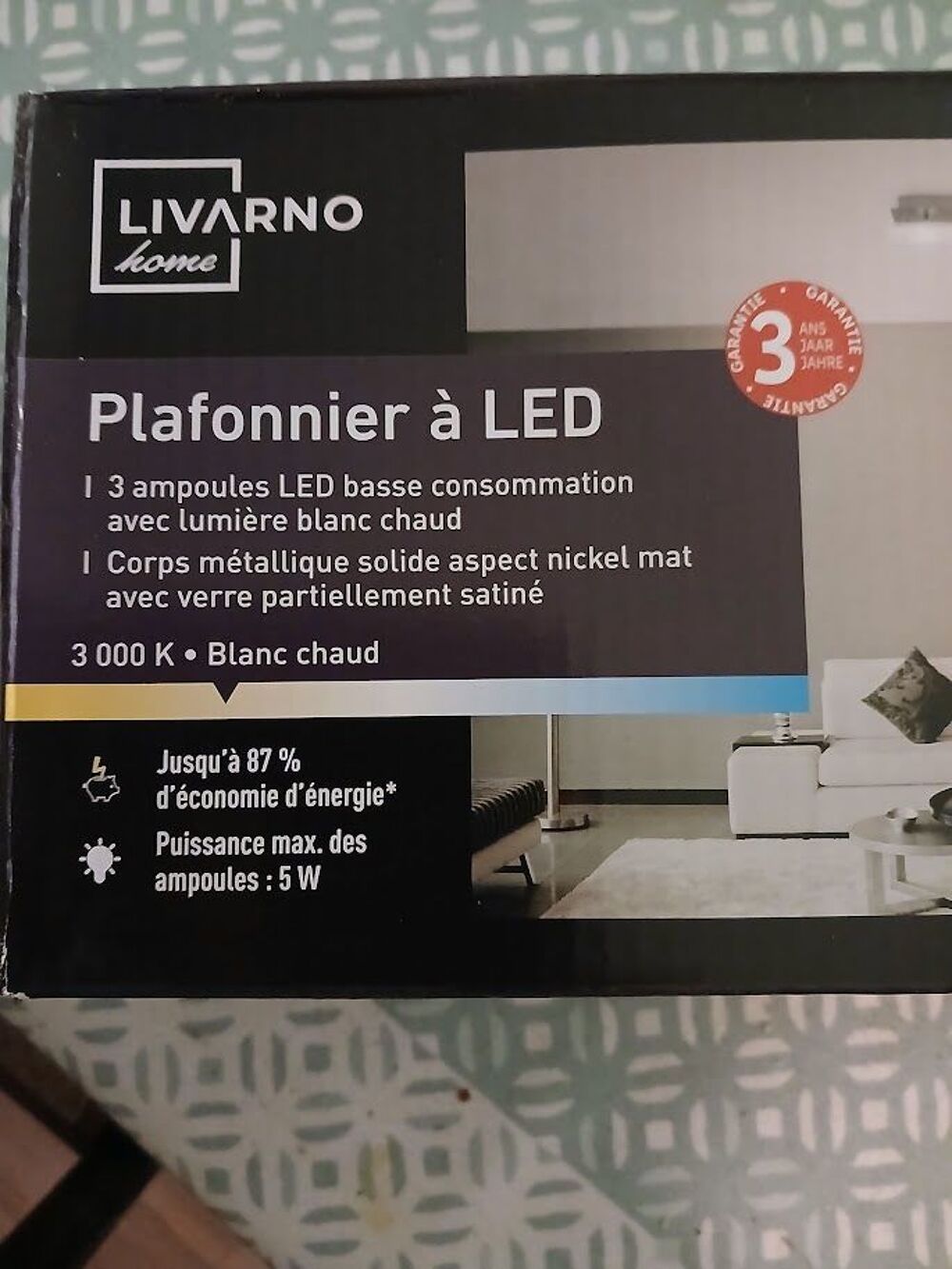 PLAFLONNIER AVEC 3 LAMPES LEDS Décoration