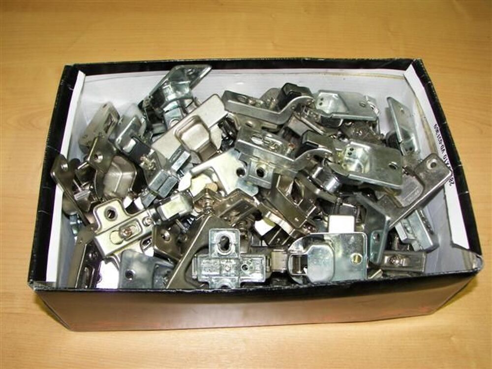 100 charni&egrave;res pour meuble Bricolage