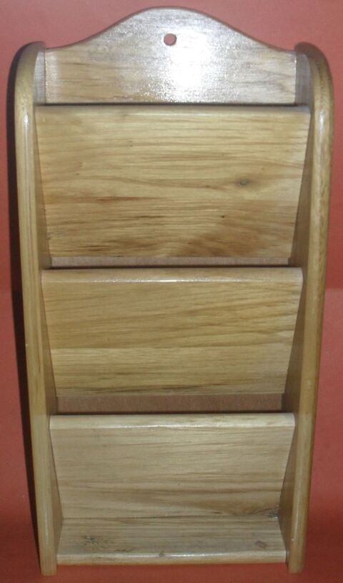 Rangement courrier 3 compartiments en bois. 12 Montreuil (93)