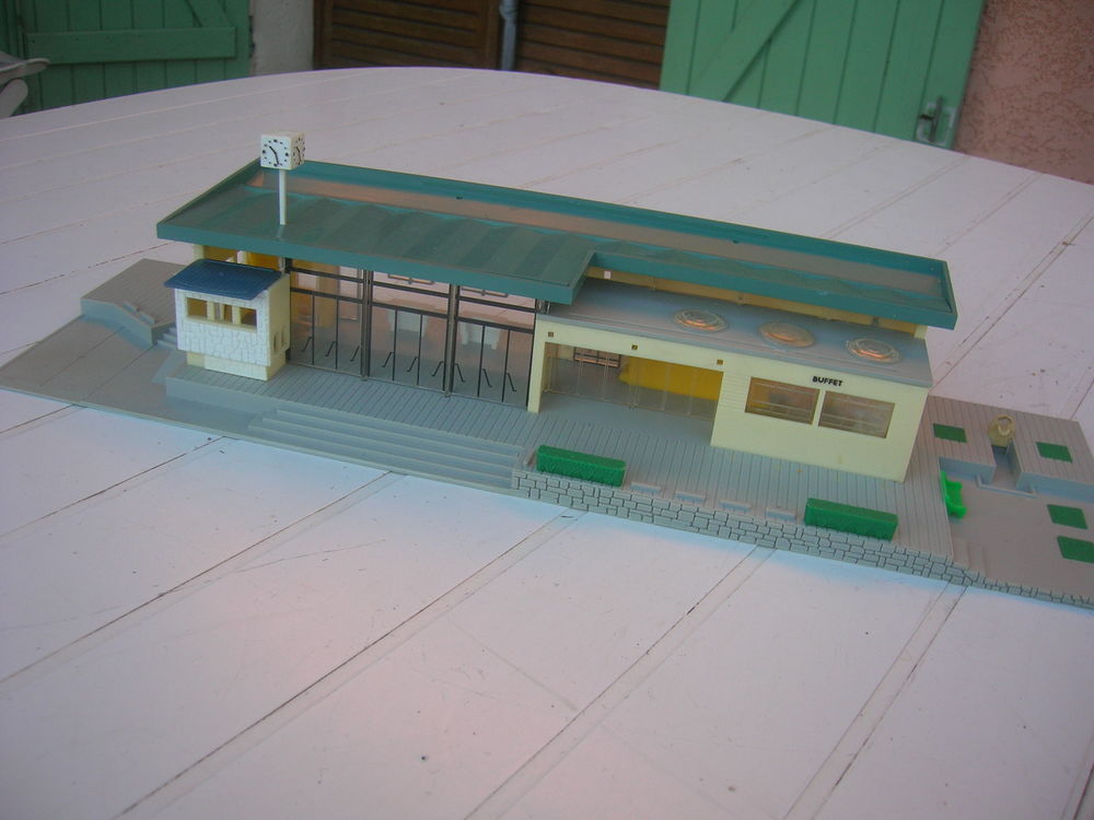 Modelisme ferroviaire Maquette de gare HORNBY JOUEF HO 