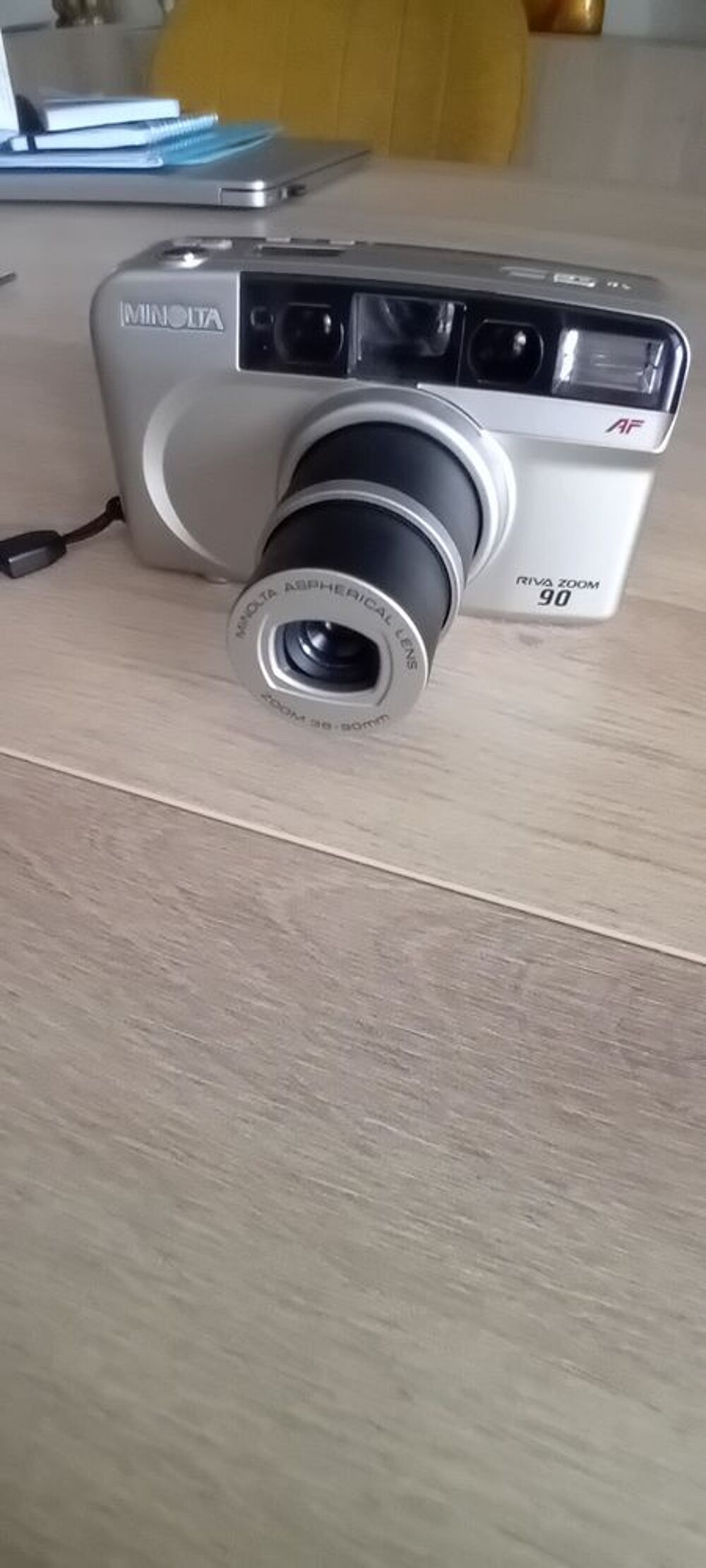 Appareil photo Minolta Riva Zoom 38-90mm. Photos/Video/TV