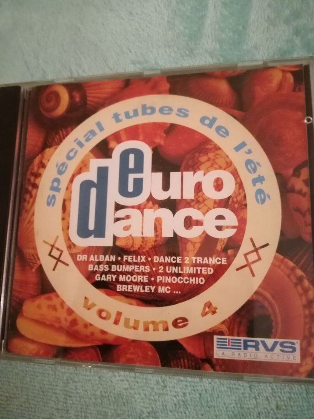 CD "Euro Dance Volume 4" CD et vinyles