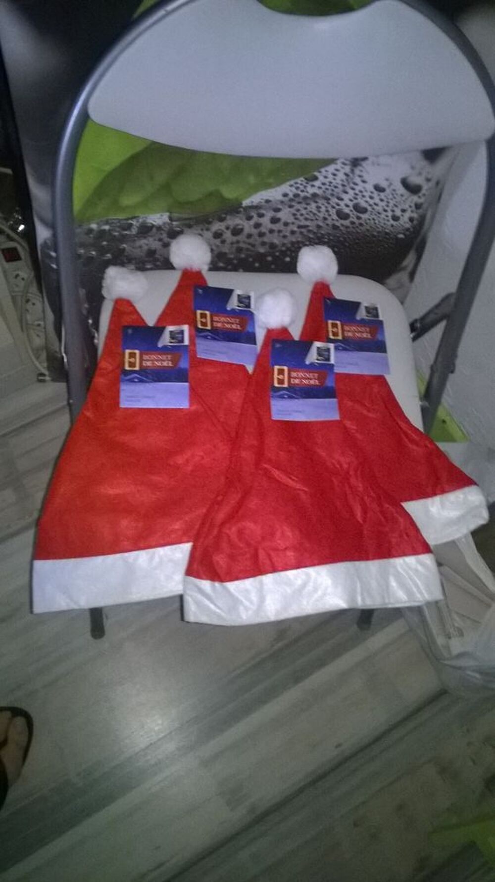4 Bonnets de Noel
Neuf
Taille unique
Bonnet de P&egrave;re Noel Maroquinerie