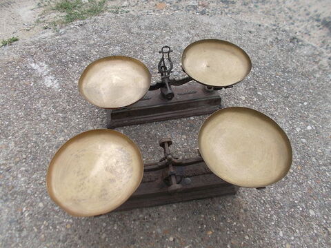 deux balance ancienne  de roberval faire prix 111 Saran (45)