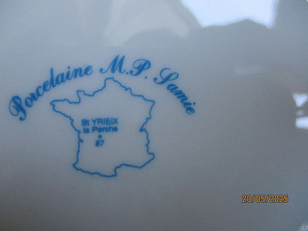 6 Assiettes "Fromages de France" en porcelaine de MP SAMIE 
