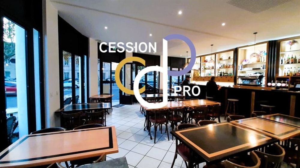   BAR RESTAURANT A VENDRE AVEC LICENCE 4 ET LOCAL NEUF SUR NIMES 