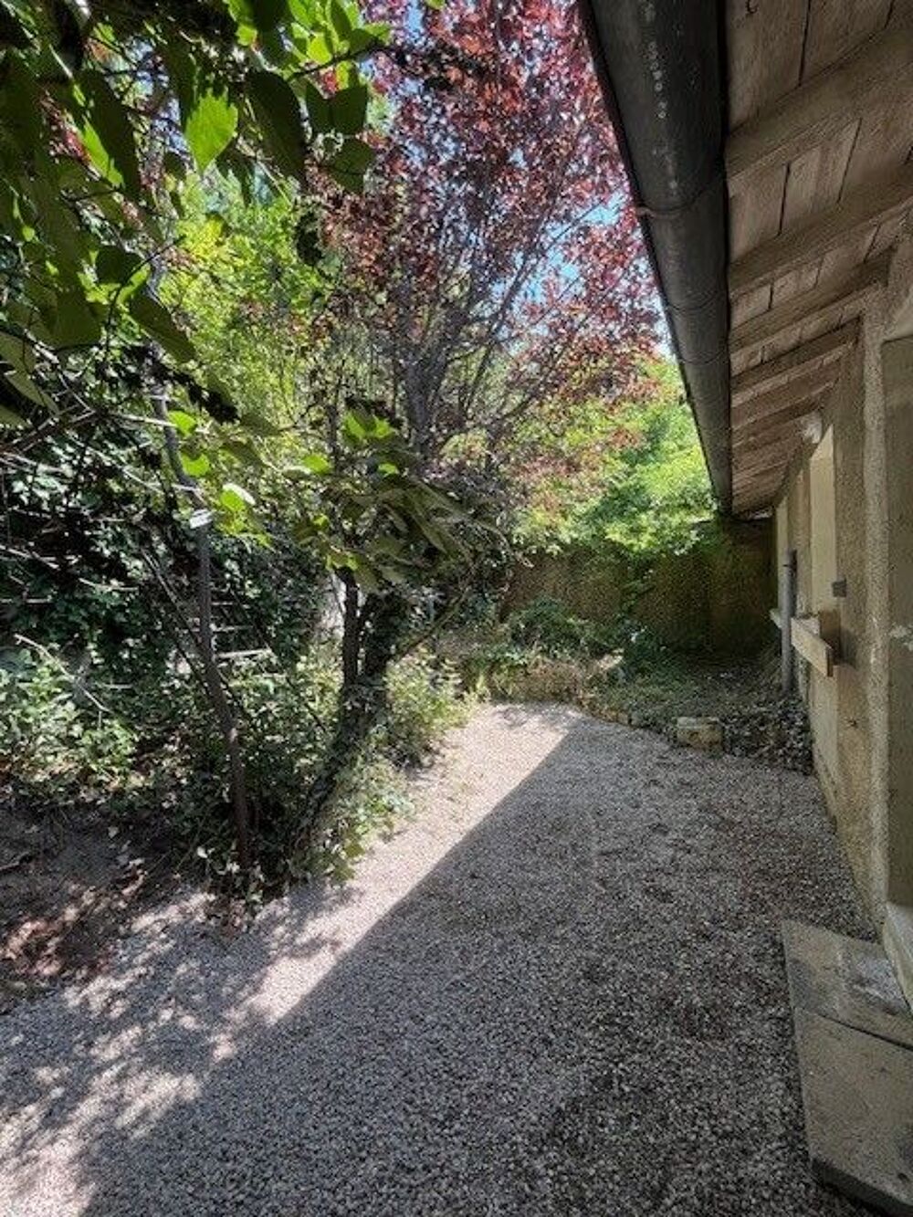 Location Maison Maison rénovée avec 3 chambres, garage, jardin, vue Lyon Rillieux-la-pape