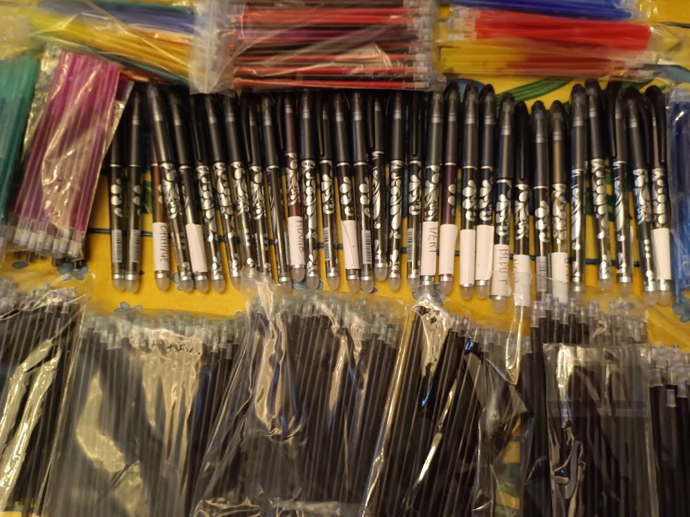 30 stylos gel erasables 12,9cm mine de 0,5mm + mines Décoration
