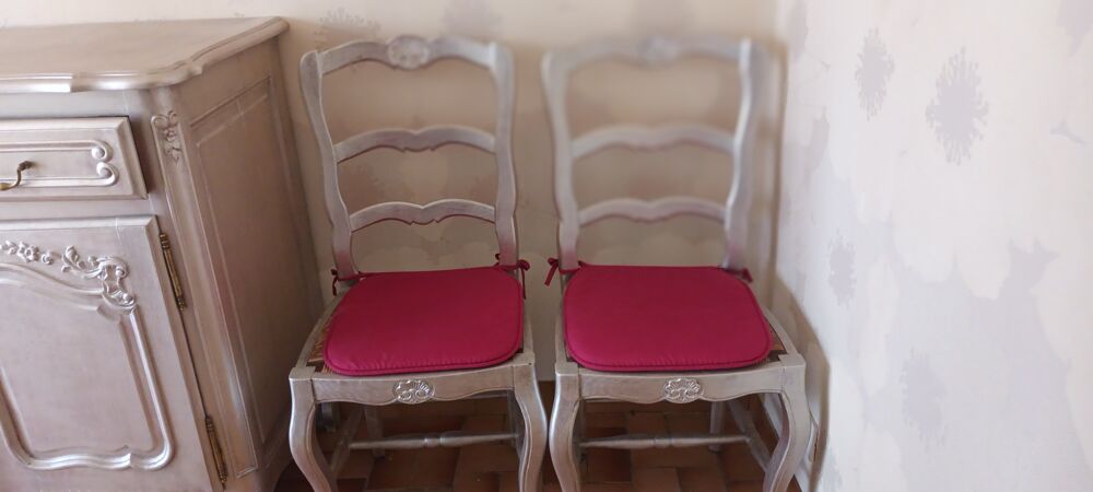 Salle &agrave; manger style r&eacute;gence gris claire Meubles
