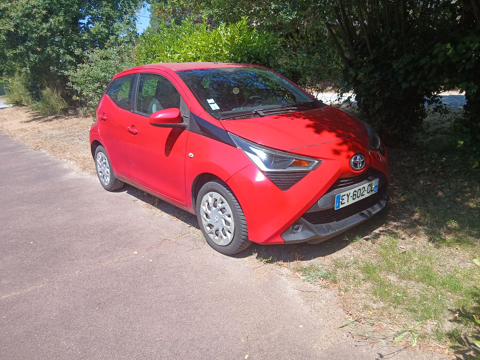 Toyota Aygo 1.0 VVT-i x-cite 4 Rouge Chilien 2018 occasion La Chapelle-des-Marais 44410