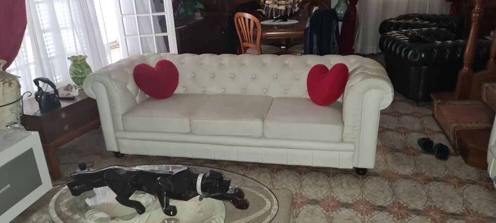 canap&eacute; chesterfield blanc Meubles