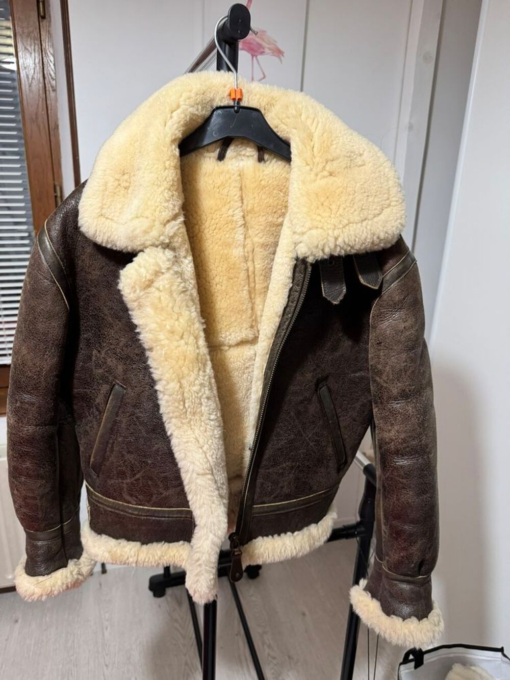 V&eacute;ritable Blouson Bombardier Chevignon en Peau Lain&eacute;e Vêtements