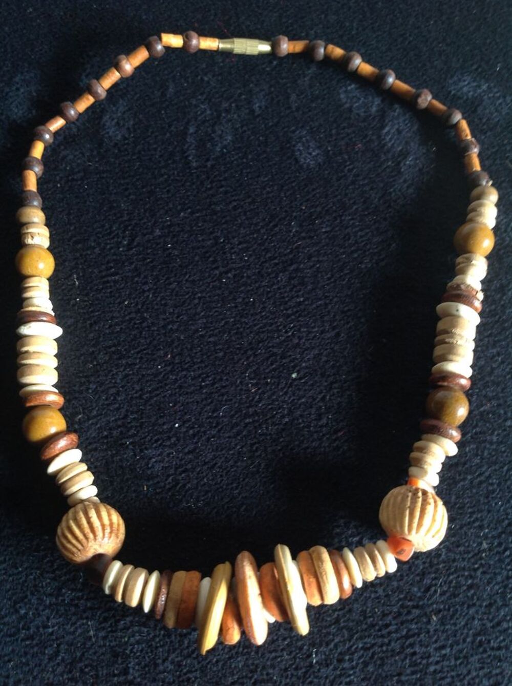 COLLIER ORIGINAL EN BOIS DIFF&Eacute;RENTES COULEURS &amp; FORMES Envoi Bijoux et montres