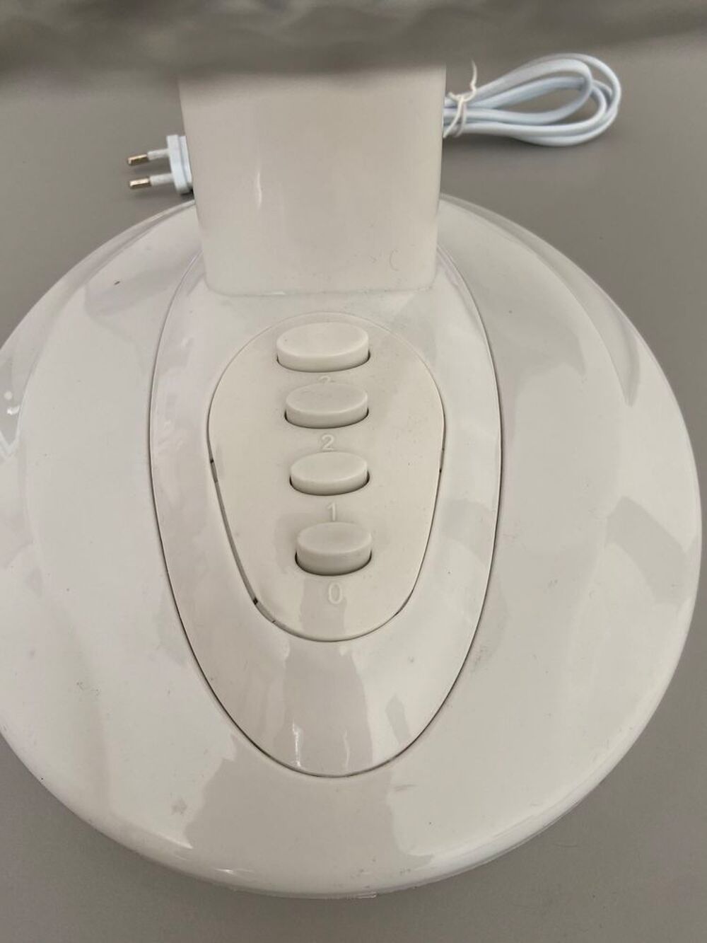 ventilateur oscillant - hauteur r&eacute;glable - 3 vitesses Electroménager