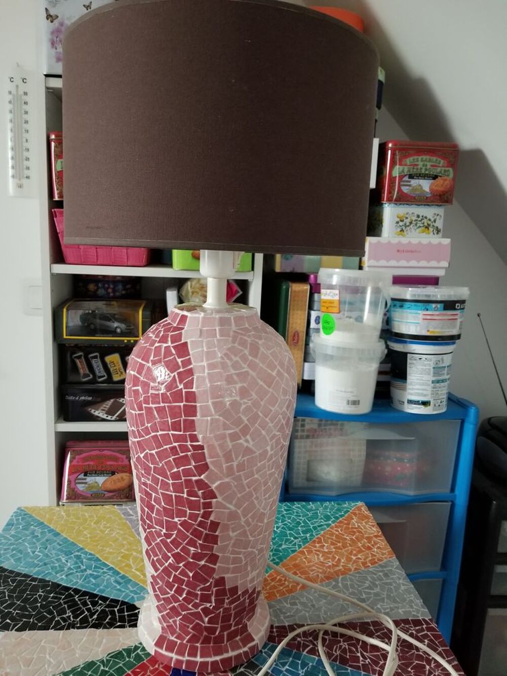 Lampe rose en mosa&iuml;que Meubles