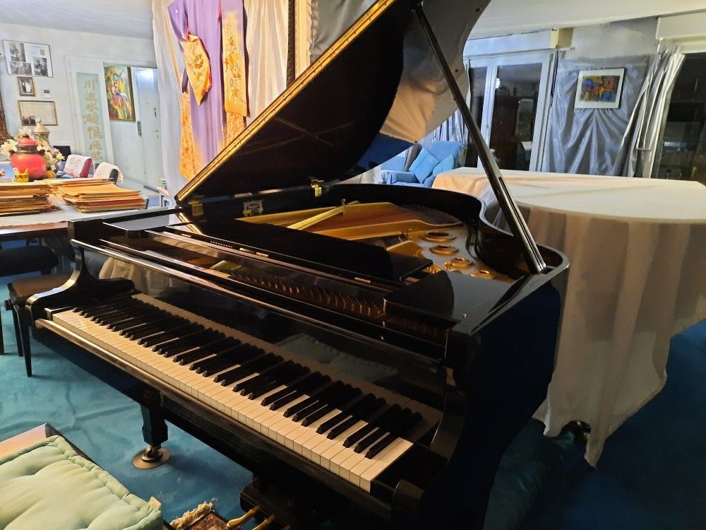 Piano &agrave; queue KAWAI Instruments de musique