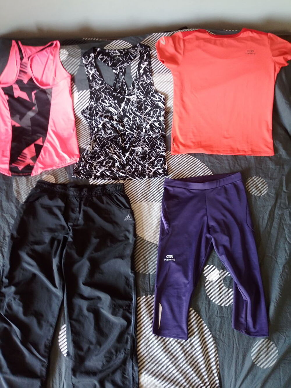 lot v&ecirc;tements sport : adidas, kalenji ... Vêtements