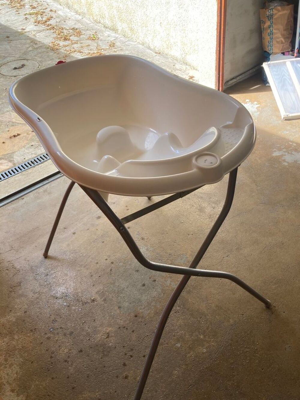 Baignoire b&eacute;b&eacute; avec support Mobilier enfants