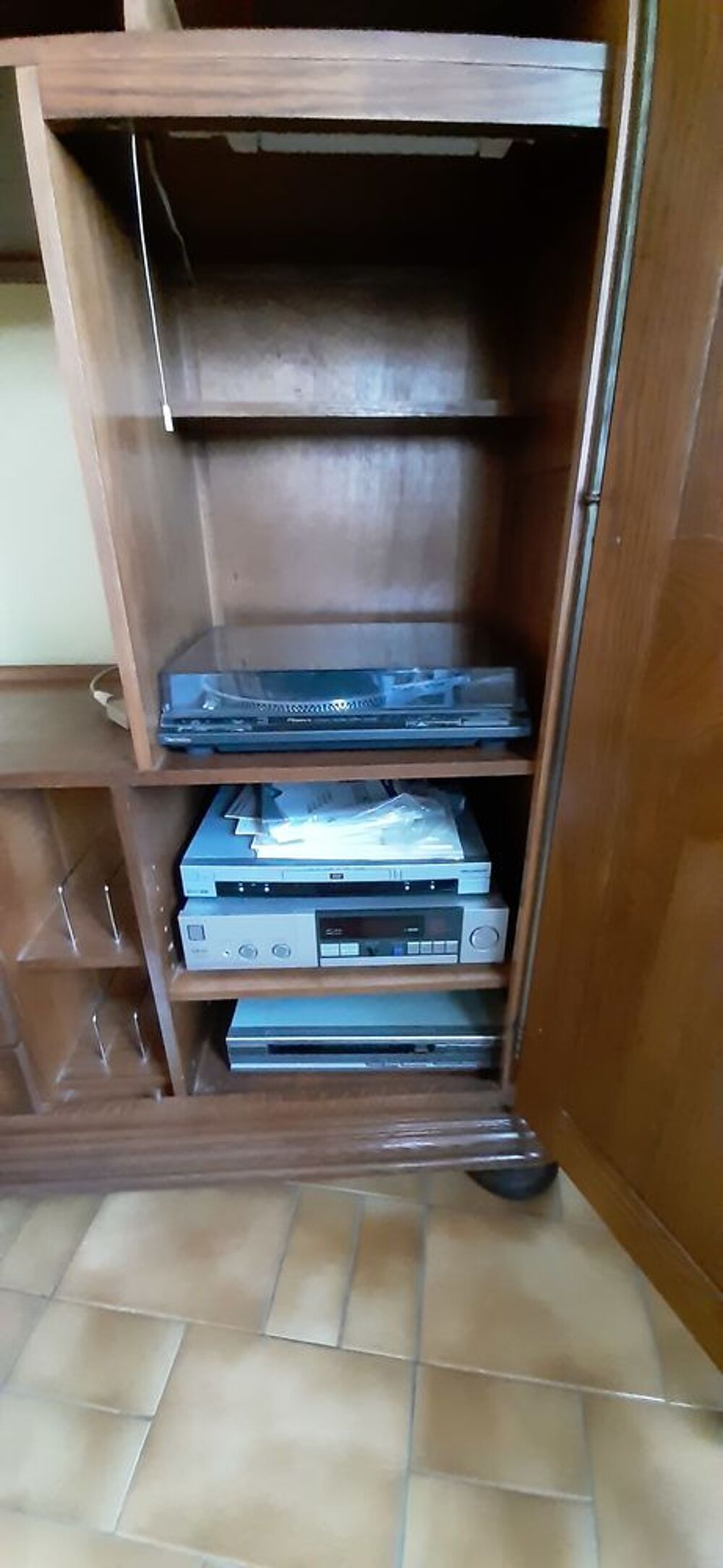 ARMOIRE VIDEO Meubles
