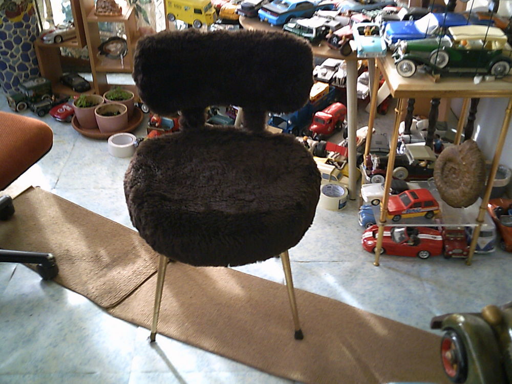 une chaise de marque PELFRAN fabriqu&eacute;e en france Meubles