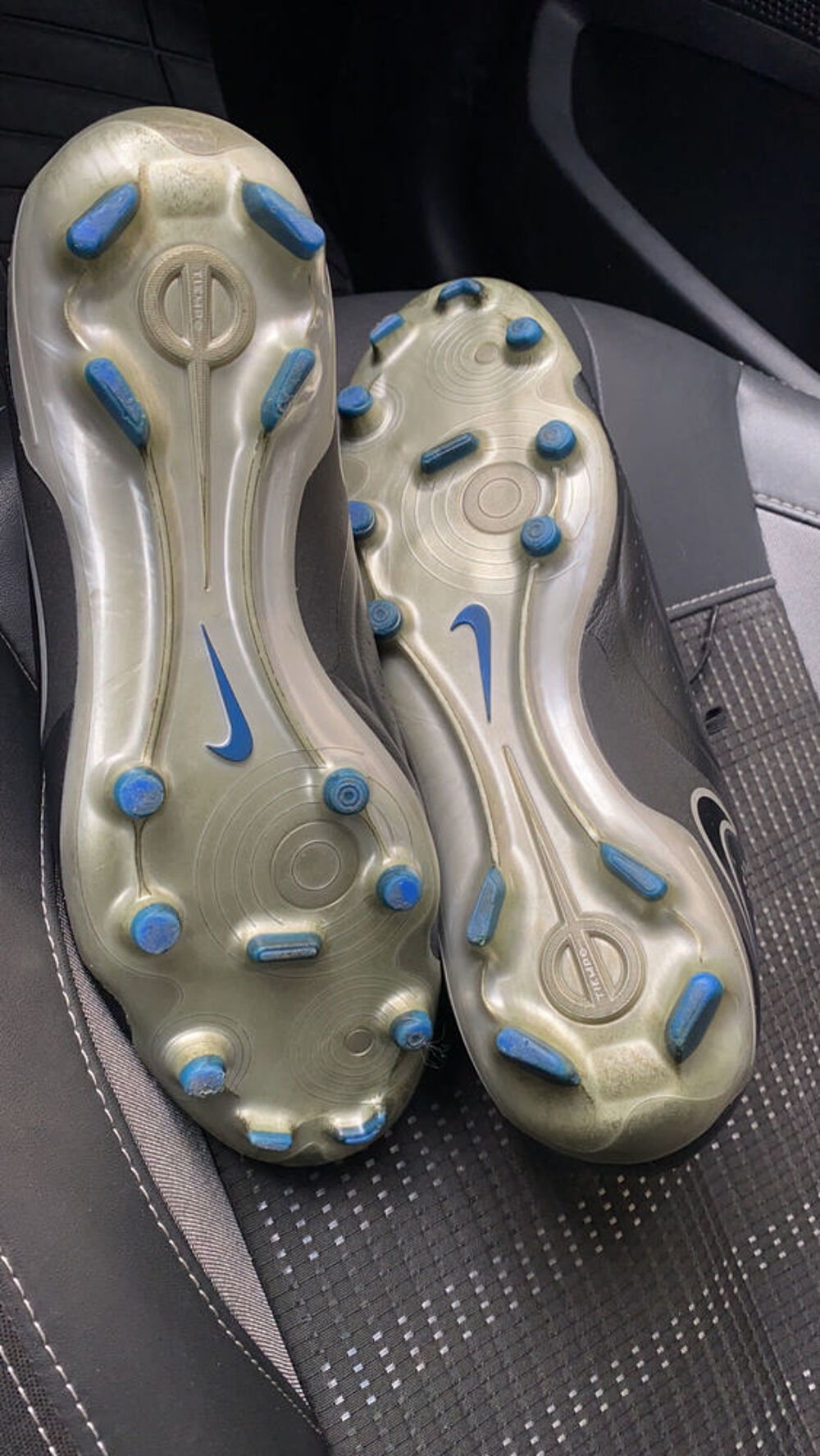 crampons nike tiempo Sports