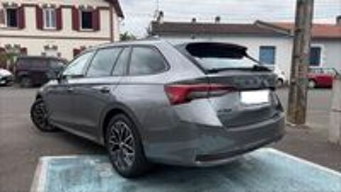 Superb Octavia Combi Sportline 2024 occasion 40100 Dax