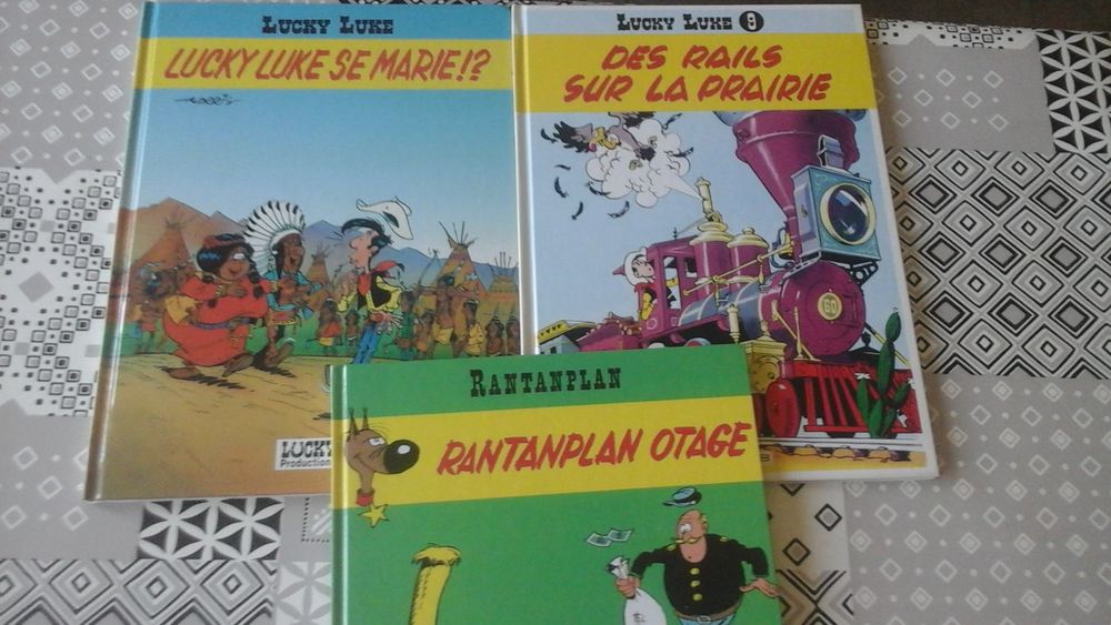 BANDE DESSINEE Livres et BD