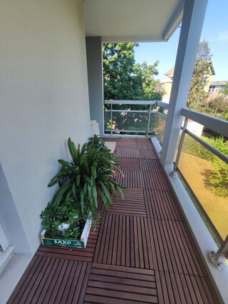  Appartement à louer 4 pièces 99 m²