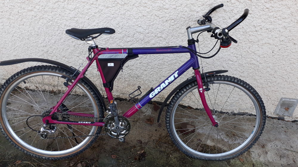 Velo VTT de marque Granit
Sports