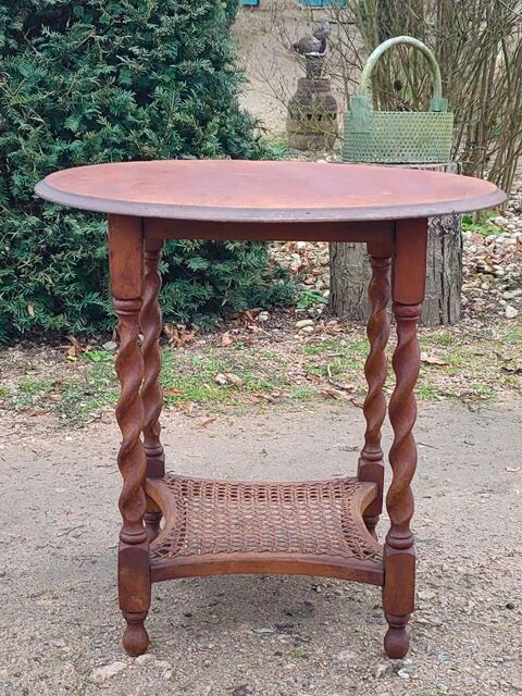Jolie petite table ronde d'appoint 60 Avermes (03)