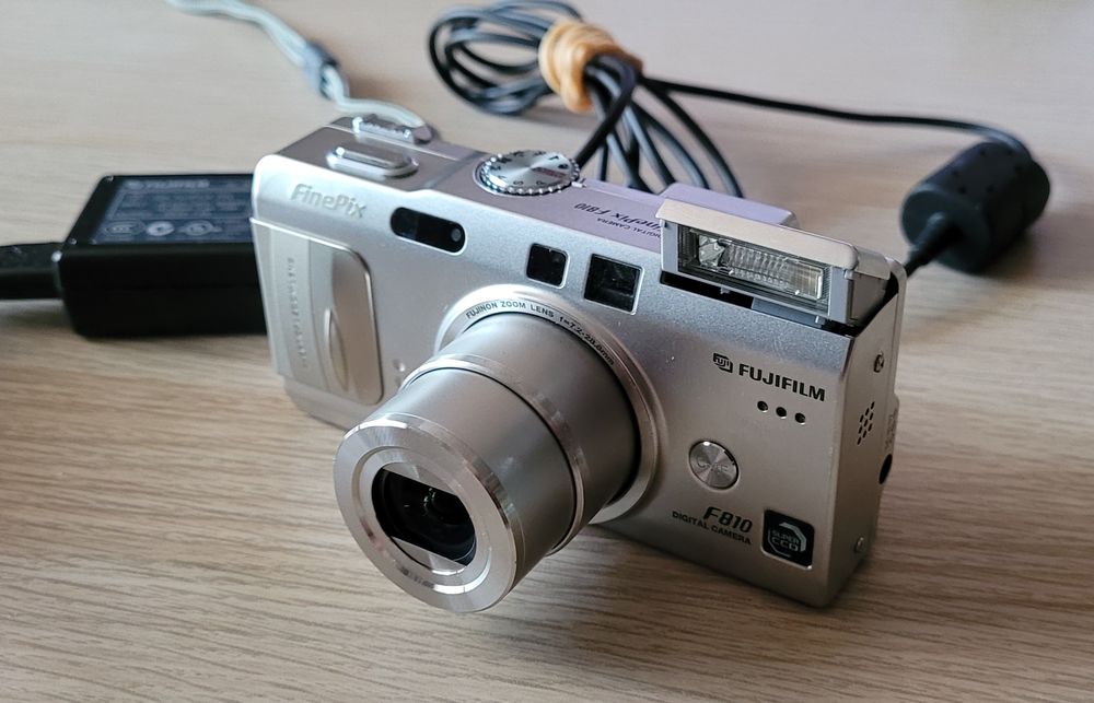 FUJIFILM FINEPIX F810 appareil photo num&eacute;rique Photos/Video/TV
