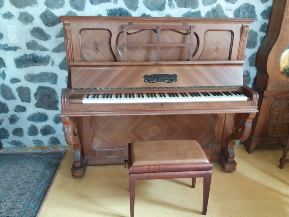 piano droit Instruments de musique
