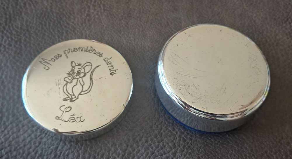 Bo&icirc;te en m&eacute;tal pour dent de lait avec pr&eacute;nom L&eacute;a Décoration