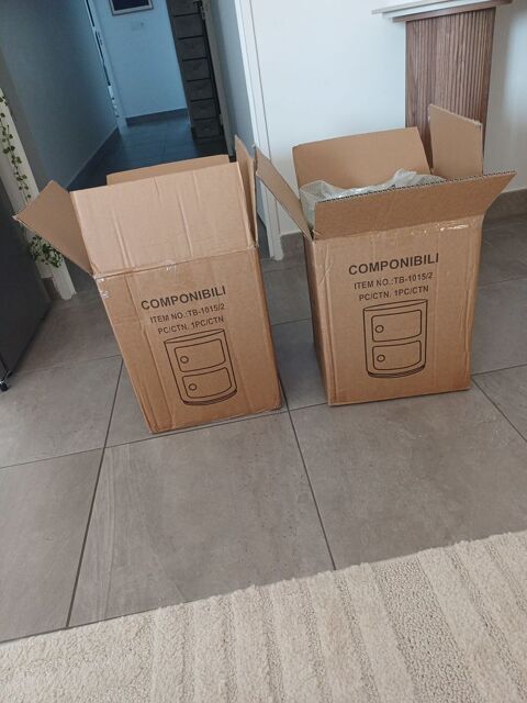 2 tables de chevet metal design 90 Vence (06)