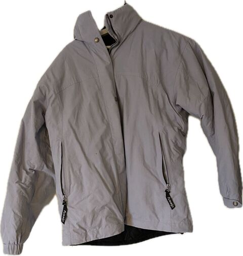 propose blouson pour femme de  taille M en excellent état .Seconde  main 35 Froideterre (70)
